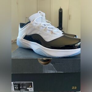 Air Jordan 11 CMFT Low